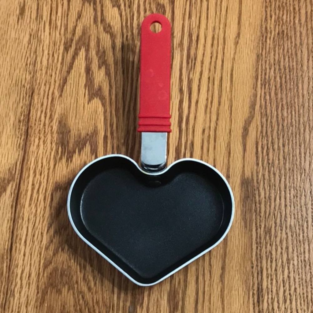 Ecolution Heart Shaped Mini Frying Pan - Like New!